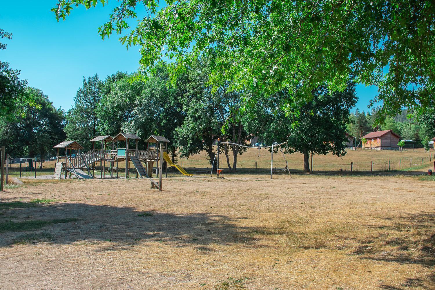 Village de Gîtes du Malzieu Le Malzieu-Ville Extérieur photo